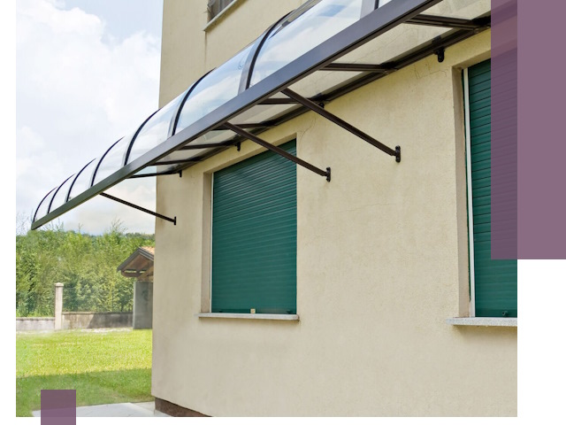 Козырьки над окнами в Ярцеве — изготовление и монтаж по выгоде